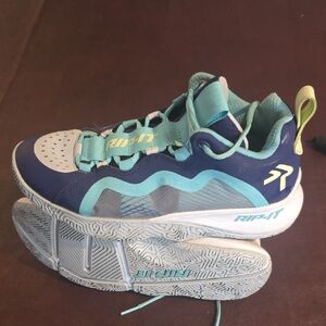Rip-It Volleyball Shoes  SZ 9